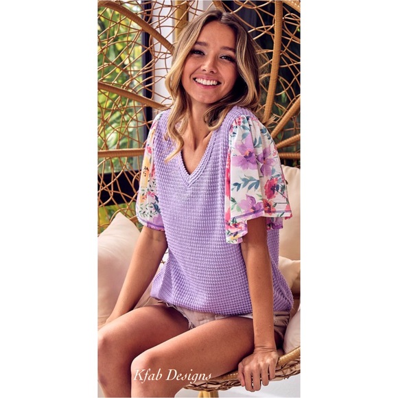 ❤️IN STOCK! V Neck Floral Bell Sleeves Popcorn Knit Contrast Stitch Top! - Picture 8 of 14